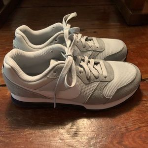 Nike MD Runner gray sneakers
